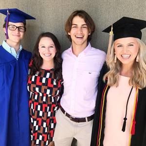 Meet your Posher, Cynthia